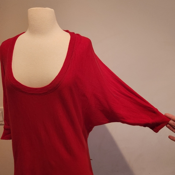 Et Vous Lightweight Wool and Cashmere Mix Tee with 3/4 Sleeves in Red, Size M - Picture 3 of 9